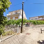 Appartement Maja 3 For 4 Persons Near