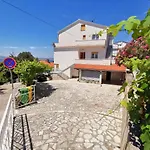 Maja 3 For 4 Persons Near Appartement