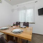 Maja 3 For 4 Persons Near Appartement Dramalj
