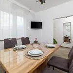 Appartement Maja 3 For 4 Persons Near